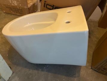 toiletpot rimless zonder ophangbevestiging  beschikbaar voor biedingen