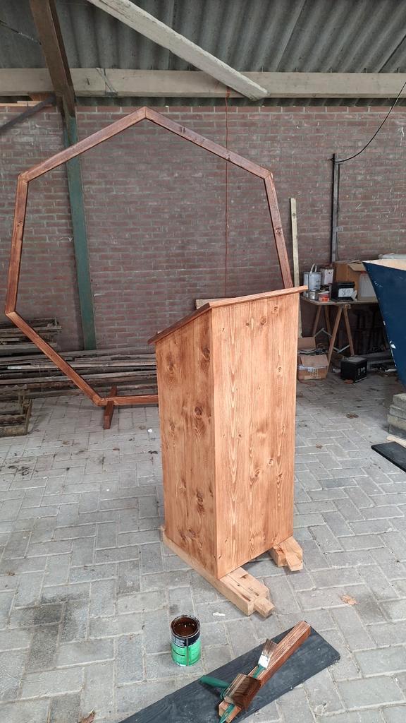 Kateder & Backdrop - huren of kopen, Hobby en Vrije tijd, Feestartikelen | Verhuur, Ophalen