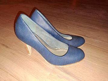 NIEUW : Hele mooi blauwe pumps maat 40