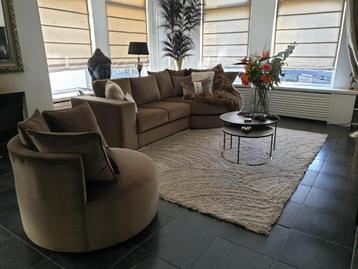 Mooi dure exclusieve stof! Fijne en mooi bank en stoel!! beschikbaar voor biedingen