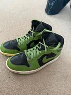 Nike Air Jordan 1 Mid green, Kleding | Dames, Schoenen, Nike, Ophalen of Verzenden, Groen, Sneakers of Gympen