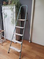 Decoratief vintage schilderstrapje, Doe-het-zelf en Verbouw, Ladders en Trappen, Ophalen, Gebruikt, Trap, Opvouwbaar of Inschuifbaar