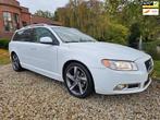 Volvo V70 1.6 T4 R-Edition XENON/leer/DAK/trekhaak, Auto's, Volvo, Voorwielaandrijving, 15 km/l, 4 cilinders, Wit