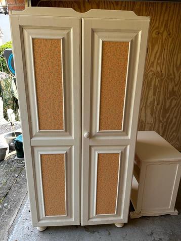Lage kleding kast 