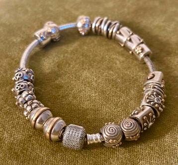 Pandora bedels zilver met goud beschikbaar voor biedingen