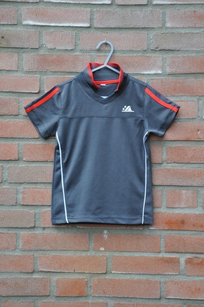 voetbalshirt 110, 116, shirt 110, 116, kinderkleding 110,116, Kinderen en Baby's, Kinderkleding | Maat 110, Zo goed als nieuw
