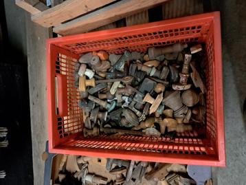 Houten deurkruk beschikbaar voor biedingen