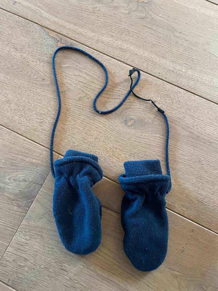 Wanten fleece blauw maat 3 - 4 jaar, Kinderen en Baby's, Babykleding | Mutsen, Sjaals en Wanten, Zo goed als nieuw, Wanten, Jongetje of Meisje