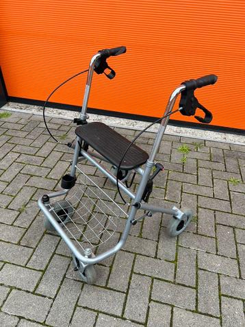 Te Koop : Rollator Inklapbaar Zorgmiddel Export Grijs beschikbaar voor biedingen