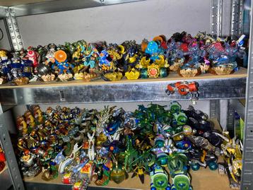 Skylanders Superchargers figuren en voertuigen beschikbaar voor biedingen