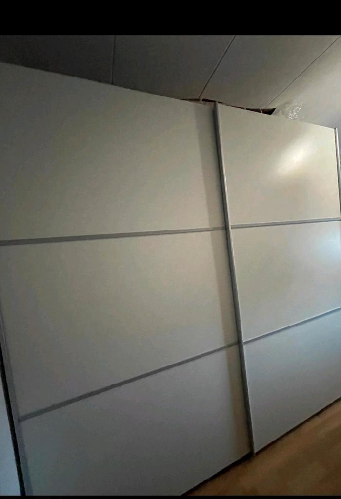 Grote schuifdeurkast met twee opbergruimte, Huis en Inrichting, Kasten | Kledingkasten, Zo goed als nieuw, 200 cm of meer, 200 cm of meer