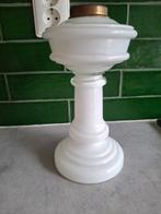 Vintage glazen onderzijde van een olielamp, Ophalen of Verzenden, Zo goed als nieuw