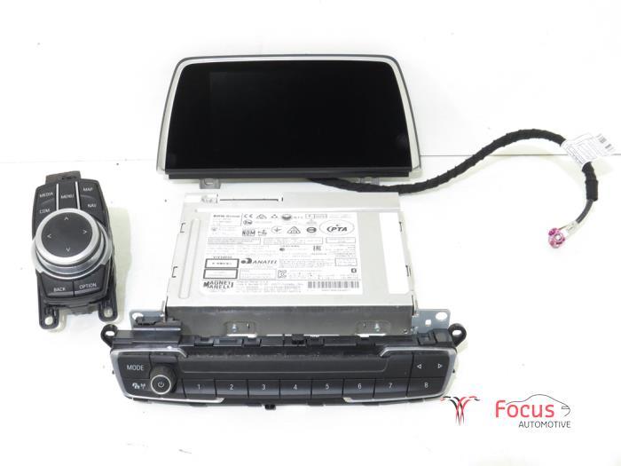 Navigatie Systeem van een BMW X2, Gebruikt, -, -, Ophalen of Verzenden