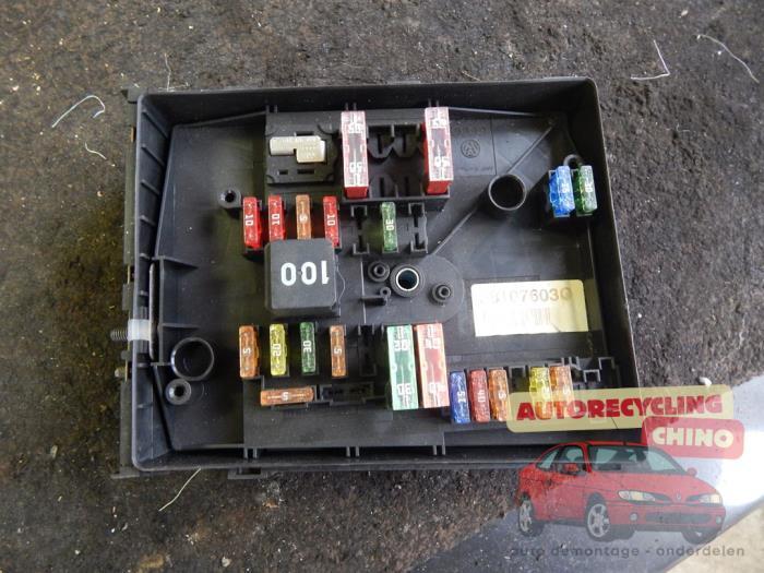 Zekeringkast van een Volkswagen Golf, Auto-onderdelen, Elektronica en Kabels, Volkswagen, Gebruikt, 3 maanden garantie, Ophalen