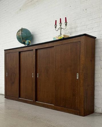 Vintage schoolkast - schuifdeurkast beschikbaar voor biedingen