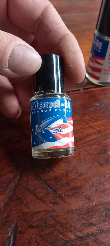 Mend-it Soft Gleu Reparatie shad reparatie lijm., Watersport en Boten, Hengelsport | Roofvissen, Nieuw, Overige typen, Ophalen of Verzenden