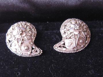 ANTIEKE OORBELLEN v. MUTSEN ELLEN GEMAAKT. ZILVER. 835 beschikbaar voor biedingen