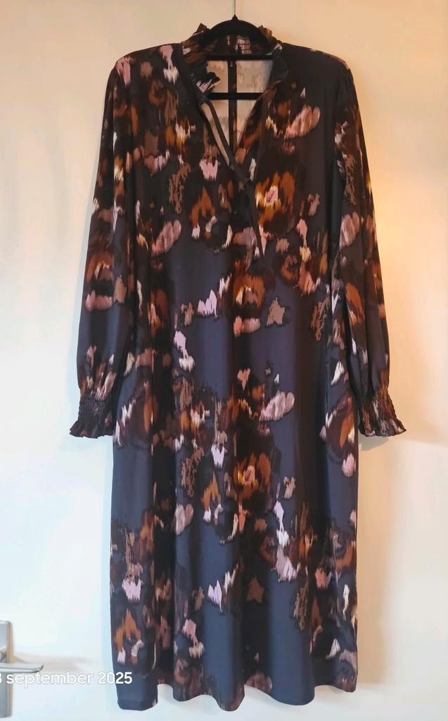 Plusbasics smock dress mt 46, Kleding | Dames, Jurken, Nieuw, Maat 46/48 (XL) of groter, Overige kleuren, Onder de knie, Ophalen of Verzenden