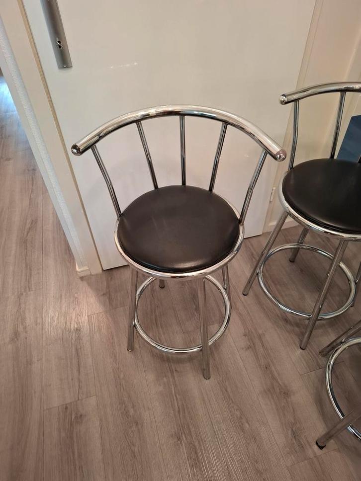 Set van 3 barkrukken met rugleuning, Huis en Inrichting, Barkrukken, Gebruikt, 60 tot 90 cm, Kunststof, Metaal, 3 krukken, Met voetsteun