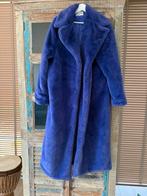 Fluffy paarse winterjas mt 36/38, teddyjas, faux fur jas, Ophalen, Zo goed als nieuw, Maat 36 (S), Paars