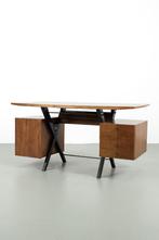 50's bureau met zwart onderstel, Ophalen, Gebruikt, Bureau