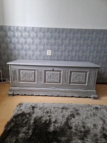 Brocante tv meubel/schoenenkast/speelgoedkist beschikbaar voor biedingen
