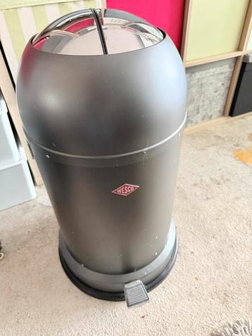Twee Wesco kickmasters matgrijs beschikbaar voor biedingen