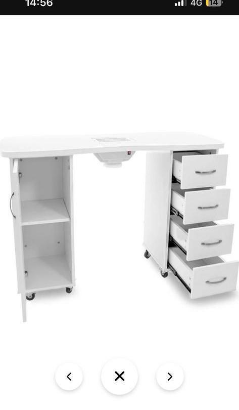 Nette Nagel Tafel met Opbergruimte & Wielen, Huis en Inrichting, Bureaus, Zo goed als nieuw, Bureau, Met wielen, Ophalen