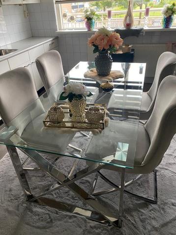 glazen eetkamertafel en salontafel beschikbaar voor biedingen