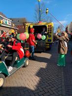 Twee mooie onderdelen voor loopgroep, Ophalen, Zo goed als nieuw, Carnaval, Accessoires