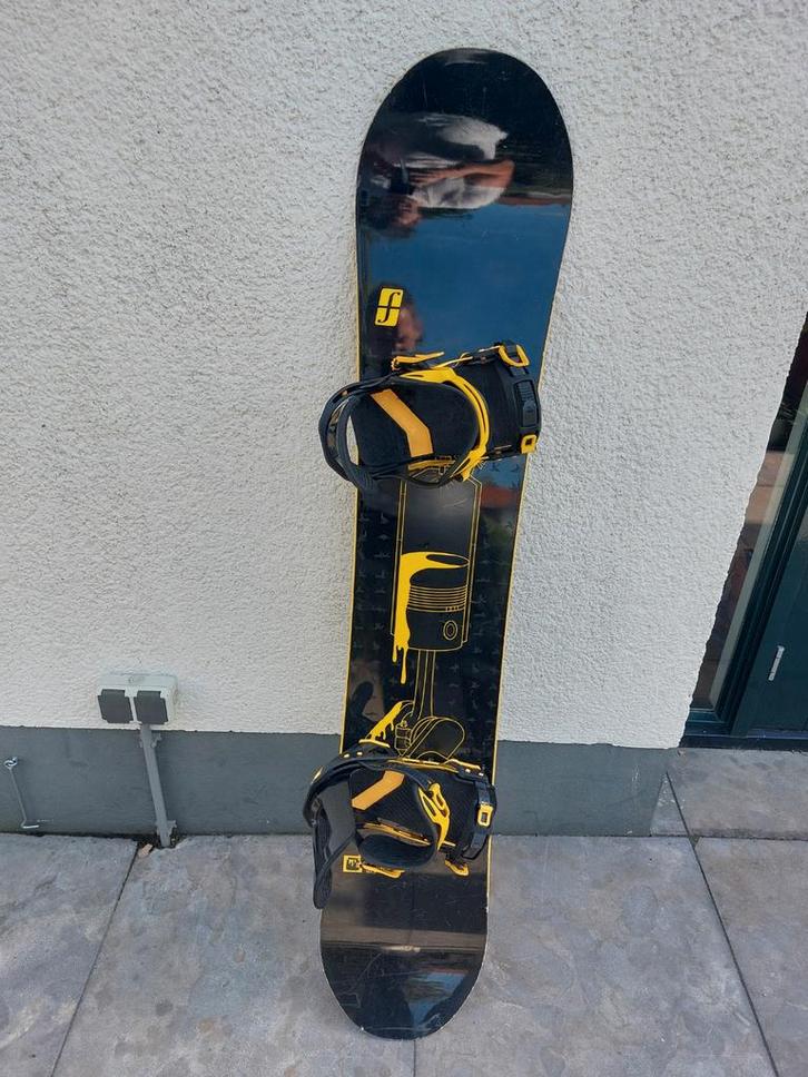 Forum Snowboard met Bindingen, Sport en Fitness, Snowboarden, Gebruikt, Board, Ophalen