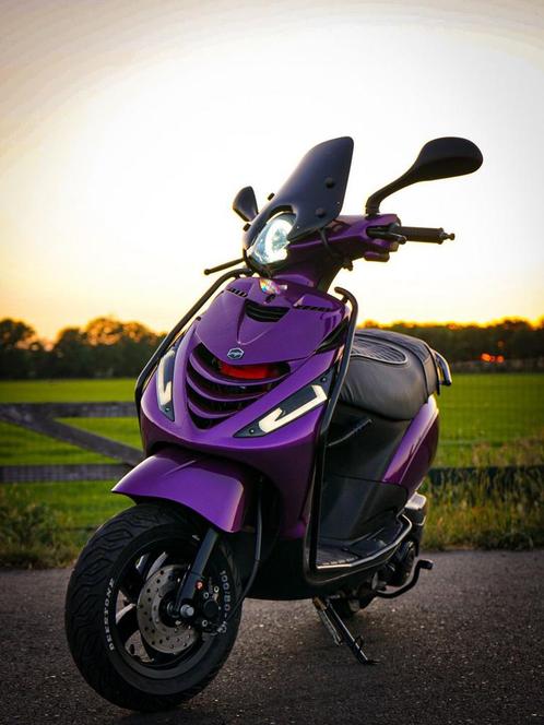 Piaggio zip iget (NIEUWSTAAT), Fietsen en Brommers, Scooters | Piaggio, Zo goed als nieuw, Zip, Maximaal 45 km/u, Benzine, Ophalen