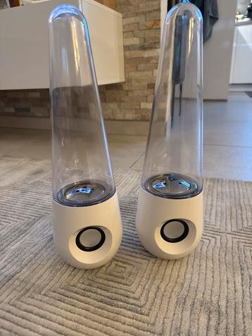 Set van 2 speakers beschikbaar voor biedingen