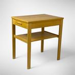 Zweeds vintage nachtkastje met lade en plank., Huis en Inrichting, Slaapkamer | Nachtkastjes, Minder dan 45 cm, ?, Zo goed als nieuw
