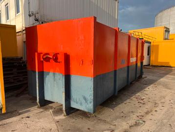 Haakarm container / opslag container beschikbaar voor biedingen