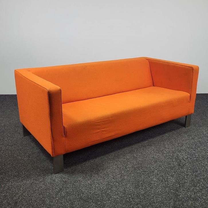 Lensvelt Bank (2-zits) - Oranje | OUTLET 25578, Huis en Inrichting, Fauteuils, Gebruikt, Stof, 75 tot 100 cm, Ophalen
