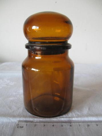Bruin glazen apothekerspot 13 cm hoog beschikbaar voor biedingen