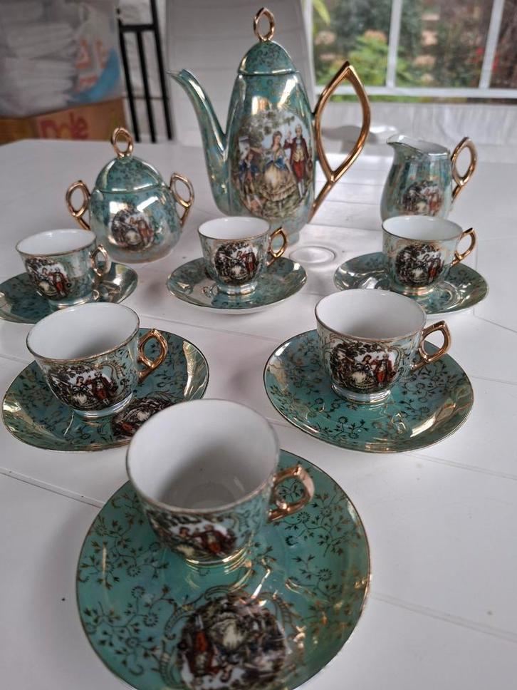 Antiek theeservies met Rococo afbeeldingen, Antiek en Kunst, Antiek | Servies compleet, Ophalen of Verzenden