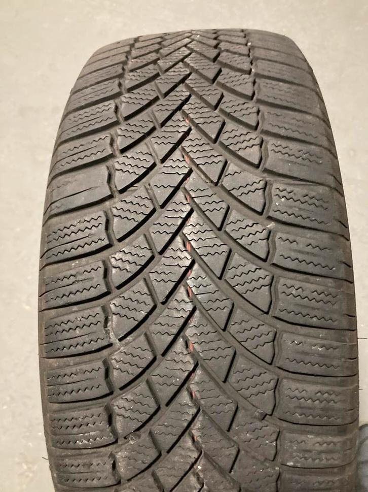 Bridgestone Blizzak 225/55R18 Winterband, Auto-onderdelen, Banden en Velgen, Band(en), Winterbanden, 18 inch, 225 mm, Personenwagen