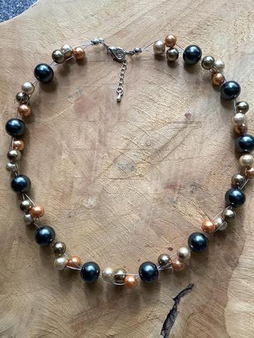 Nieuw! Goud/ koper kleurige ketting op 3 draden. beschikbaar voor biedingen