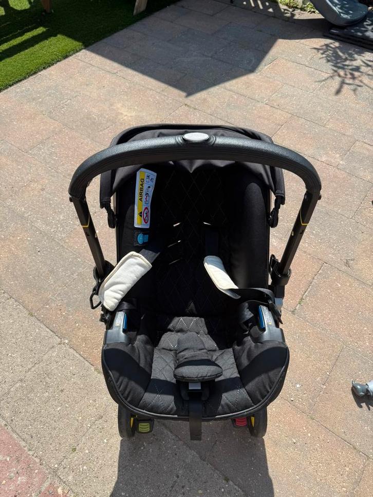 Doona autostoel, Kinderen en Baby's, Autostoeltjes, Overige merken, 0 t/m 13 kg, Autogordel, Ophalen