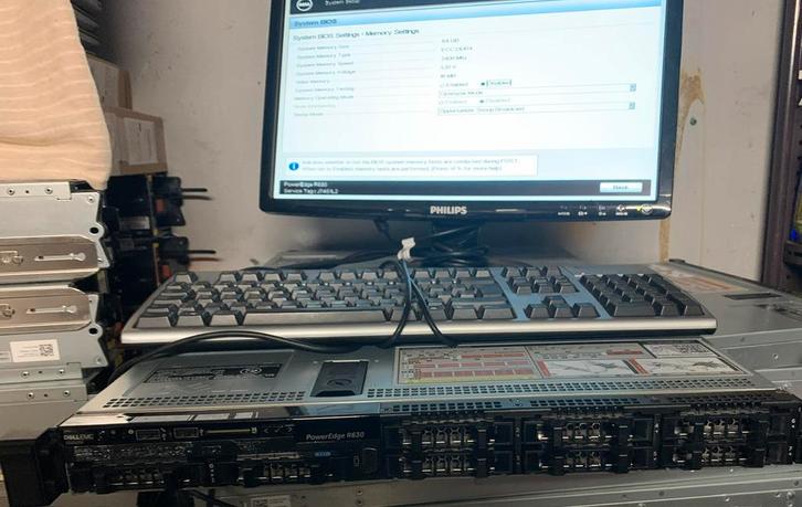 Dell PowerEdge R630 - SERVER - intel - 64GB / 128GB, Computers en Software, Servers, Zo goed als nieuw, 2 tot 3 Ghz, Ophalen of Verzenden