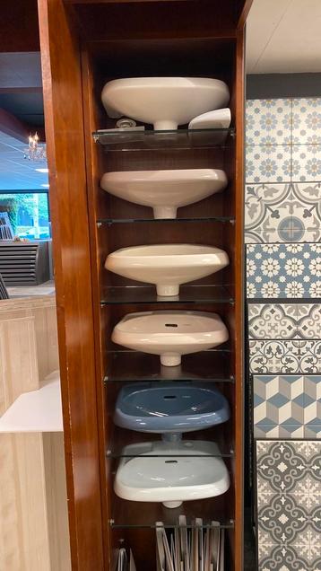 10 showroom wasbakken te koop! beschikbaar voor biedingen