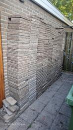 Gratis af te halen, 35 m² tegels, Tuin en Terras, Schuttingen, Ophalen, Zo goed als nieuw, Minder dan 3 meter