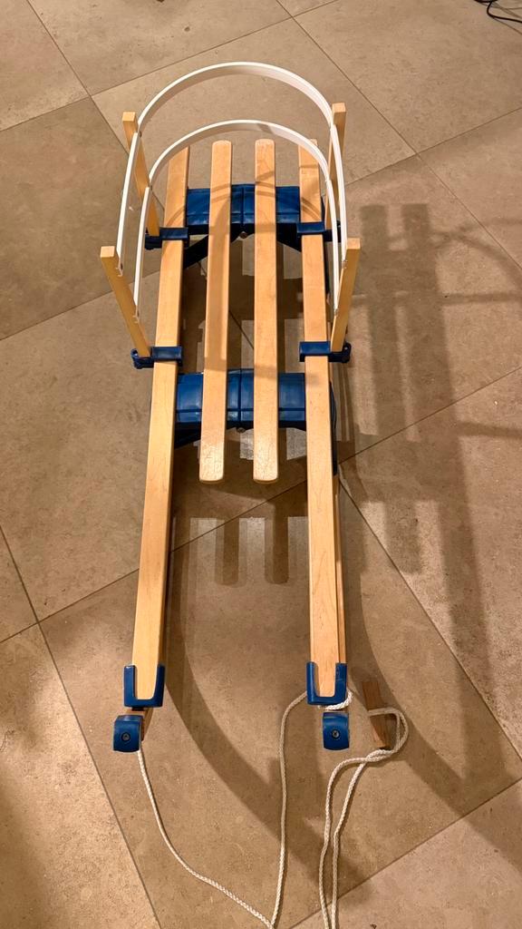 Nijdam houten Davos Slee - Slede met Rugleuning, Kinderen en Baby's, Speelgoed | Buiten | Sleeën, Zo goed als nieuw, Hout, Rugleuning