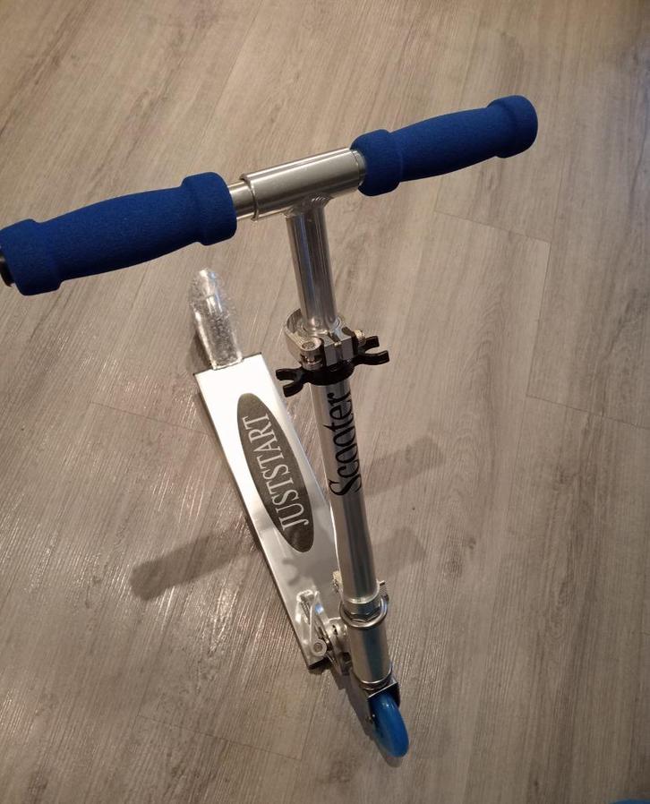 Inklapbare step, Fietsen en Brommers, Steps, Nieuw, Ophalen