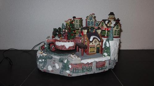 Kerstdorp met verlichting en rijdende trein, Diversen, Kerst, Gebruikt, Ophalen