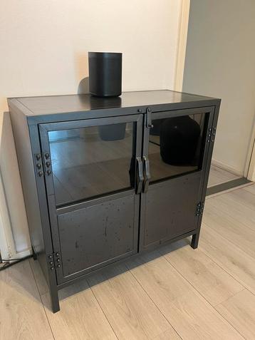 Industrieel metalen kastje – 76 x 75 x 35 cm beschikbaar voor biedingen