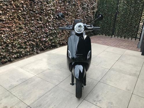 Scooter IVA LUX ELECTRIC 2.0 Q.LX KM 4750 BJ 2021 ZGAN €975, Fietsen en Brommers, Scooters | Overige merken, Zo goed als nieuw