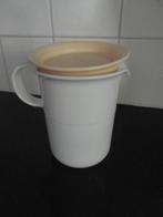 tupperware kannetje wit met deksel geel roomkannetje, Ophalen of Verzenden, Zo goed als nieuw, Wit, Bus of Trommel